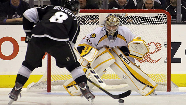 N.H.L. Goalies Face Growing Offense and Shrinking Pants - The New York Times