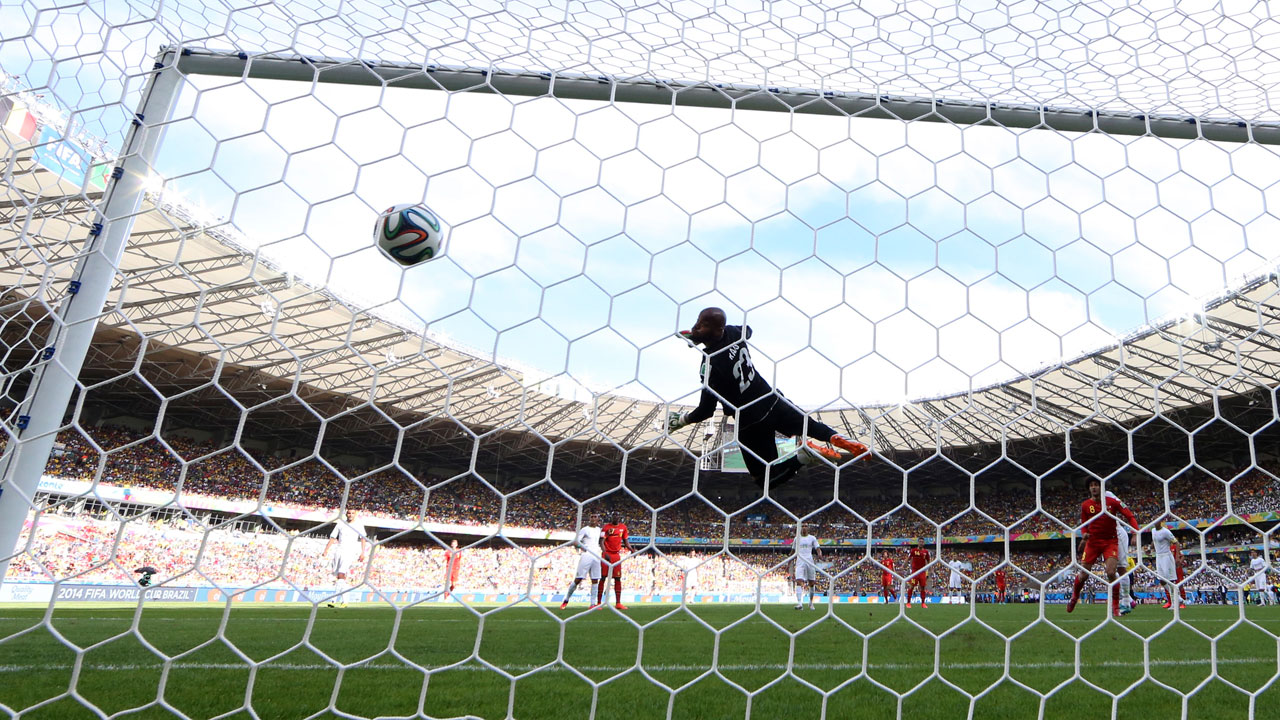 A behind-the-net view of Belgium's Marouane Fellaini scoring to tie the match against Algeria at 1-1.