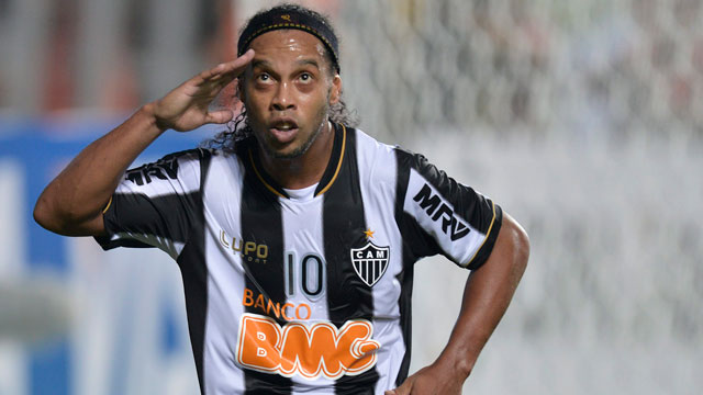 Images ronaldinho 2013